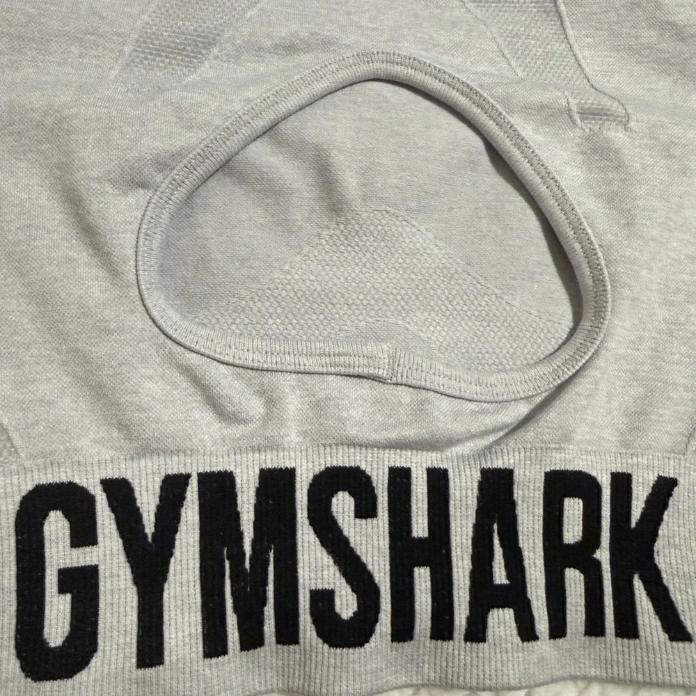 Gymshark Light Gray Women's Crop Top - Picture 4 of 4